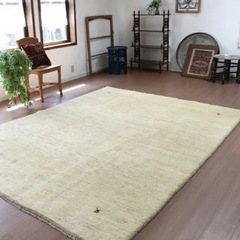 新品同様‼️半額以下‼️
手織り絨毯ギャッベ