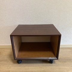 キャスター付きテレビ台
