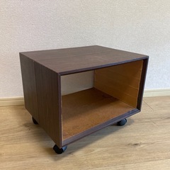 キャスター付きテレビ台の画像