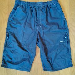 FIRST DOWN　ハーフパンツ　Ｌ　黒　中古　送料が高いので...