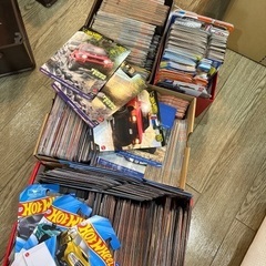 約4年分　ミニカーの空箱、台座、ブリ切りカード、譲ります。の画像