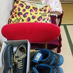 木材・こたつ布団・テープなど