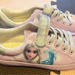 アナ雪のスニーカー