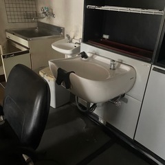 シャンプー椅子の画像