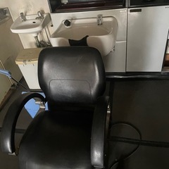 シャンプー椅子の画像