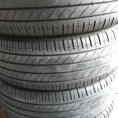ヴォクシー90 純正17インチアルミとタイヤセットの画像