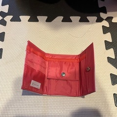 三つ折りの財布の画像