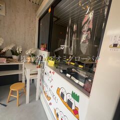 店舗にも最適 3×6ｍ ガラス張り ショールームなどにも プレハブハウス 庇付き豪華仕様 全国ＯＫ 事務所や店舗にもの画像