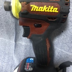 ⑤マキタインパクトドライバTD171D中古美品オリジナルハウジン...