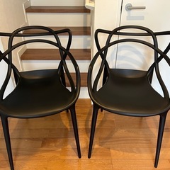 中古美品　黒チェア２脚
