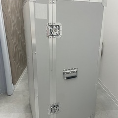 キャスター付き機材入れ