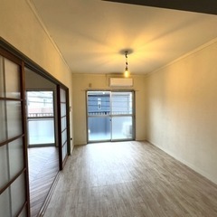 ＜即入居可＞敷地外目の前駐車場有　モダンレトロなマンション…