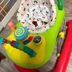 はらぺこあおむし 歩行器