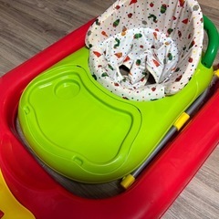 はらぺこあおむし 歩行器の画像