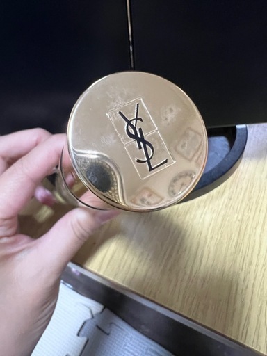 YSL ラディアント タッチ ブラープライマー