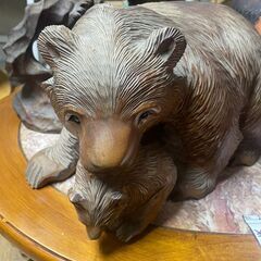 リサイクルショップどりーむ天保山店　No2025 熊の置物　子連れ　木彫り　高さ２０ｃｍの画像