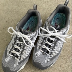 中古 SKECHERS26センチ