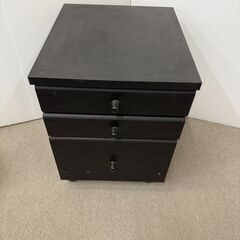 三段キャビネット