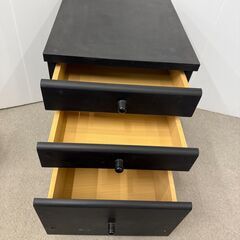 三段キャビネットの画像