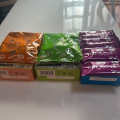 哺乳瓶（果汁用）＆幼児用お菓子の画像