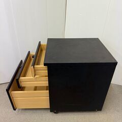 三段キャビネットの画像