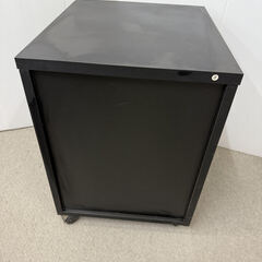 三段キャビネットの画像