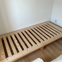 シングルベッドマットを敷く用の無垢材（パイン材）ベッド