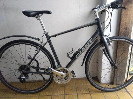 整備済を配達無料>GIANT ESCAPE R3 3x8速 適応身長170〜180cm