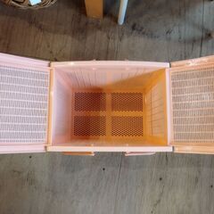 昭和レトロ ピクニックバスケット プラスチック製 かご 小物入れ ヴィンテージ ピンク　/TJ-2441 2F南の画像
