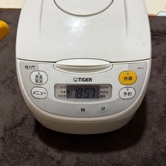 炊飯器2023年製