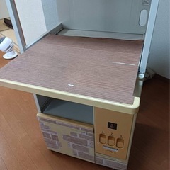 米びつ付き炊飯器棚の画像
