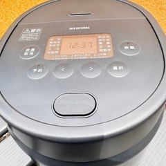 美品 3号炊き 2024年製 アイリスオーヤマ 炊飯器 電子ジャー 
