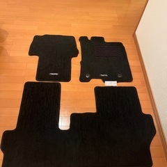 タント　純正フロアマット
