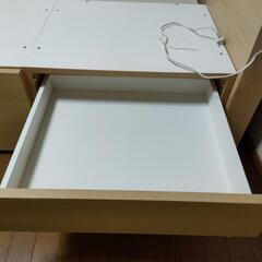 引き出し付ベッドの画像