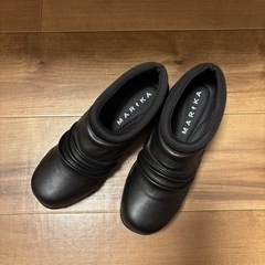 黒い靴
