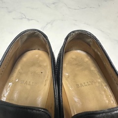 バリー　タッセルローファー　革靴　メダリオンの画像