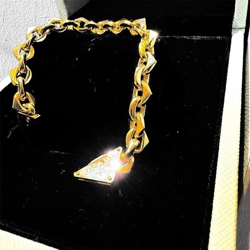 PRADA エターナルゴールド　ブレスレット