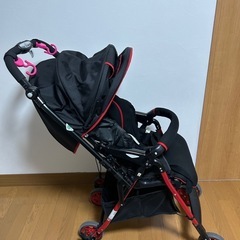折りたたみ式ベビーカーの画像