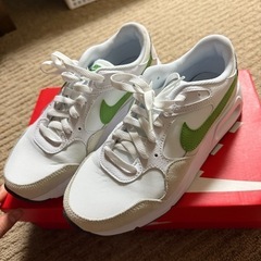 NIKE スニーカー