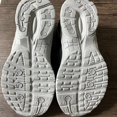 未使用品　スニーカー（子供用　２３センチ）の画像