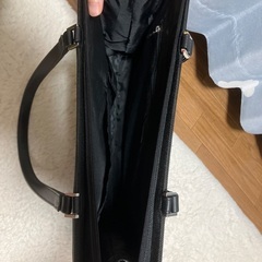 ニタニユリエ　ビジネスバッグの画像
