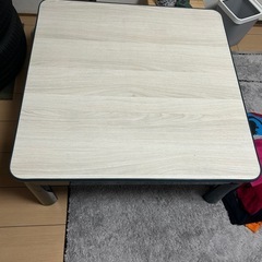 テーブル