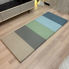 プレイマット　IKEAの画像