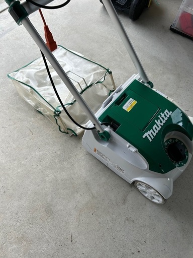 マキタ　芝刈り機