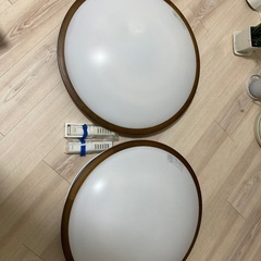木目蛍光灯ライト2個
の画像