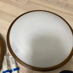 木目蛍光灯ライト2個
の画像