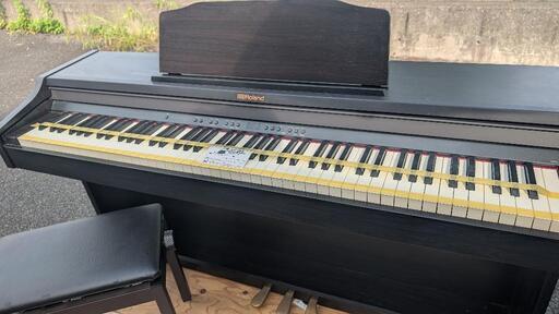 Roland - 送料込み 音・機能のROLAND 電子ピアノ RP501 17年製