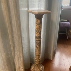 高見えします　☆☆　高台　天然石（大理石？）　☆　高さ98ｃｍの画像
