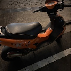 super9のスクーター（オレンジ）の画像