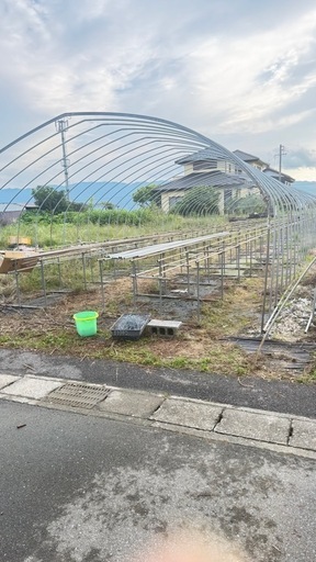 中古　ビニールハウス　全長18メートル　アーチ38本　土上から高さ2.5メート　地中60センチ　農業　園芸　野菜　フルーツ　1ハウス5.5M フレーム12本分　高さはカットして調整可能
